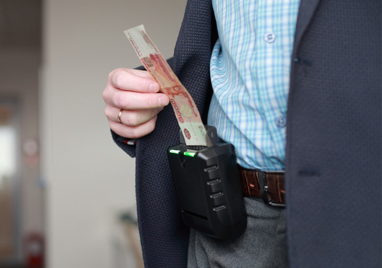 Автоматический детектор банкнот MONIRON MOBILE артикул 0021-2206                  