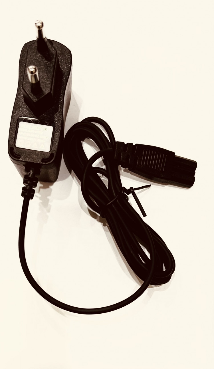 Адаптер сетевой (3.5V, 0.6A) со специальным разъемом артикул 8003                  